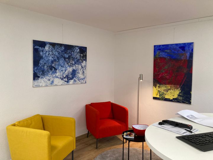 Künstlerin Lena Lazuli Wartebereich